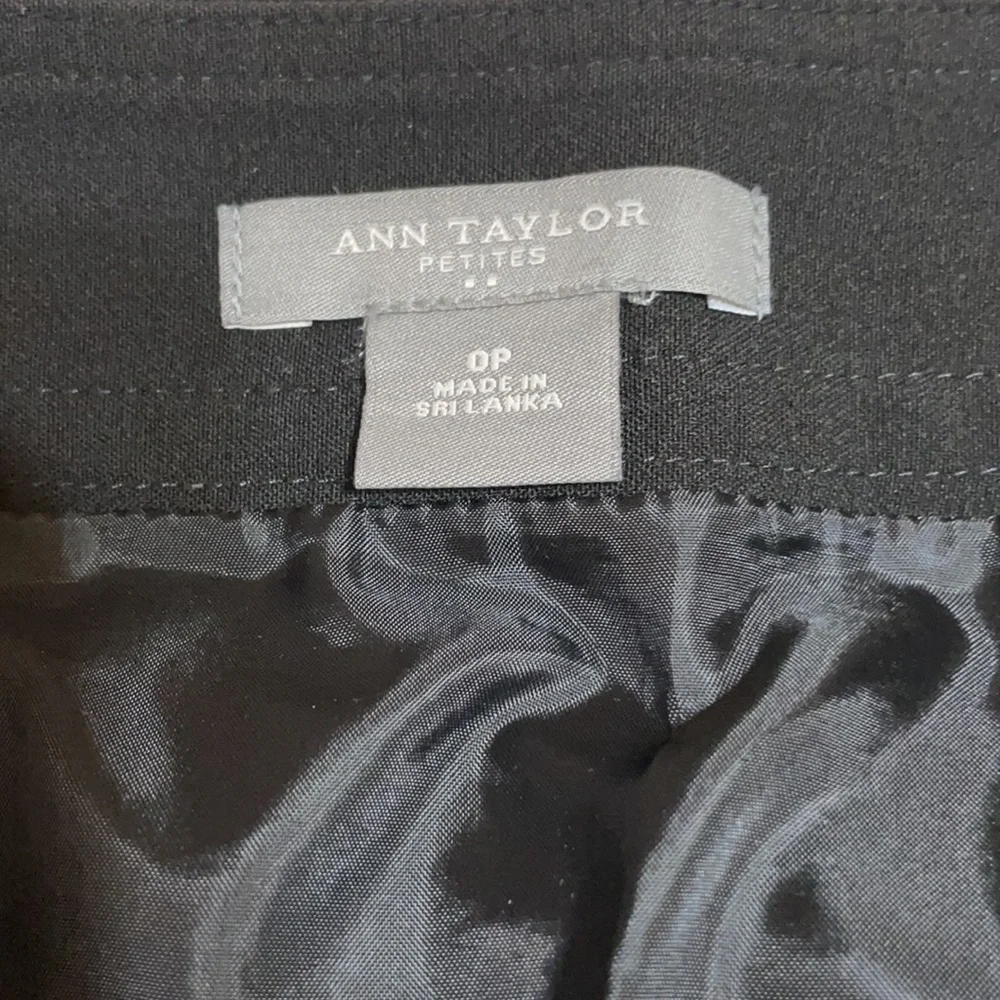 Ann Taylor Petites SZ 0P Black Mini Skirt Cute Front Button Detail and Side Zip - Picture 10 of 14